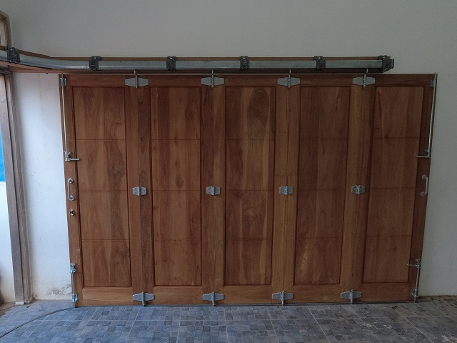 Harga Rel Pintu Garasi Arsip - REL PINTU GARASI BESI SLIDING LIPAT WINA SS TREES DOOR